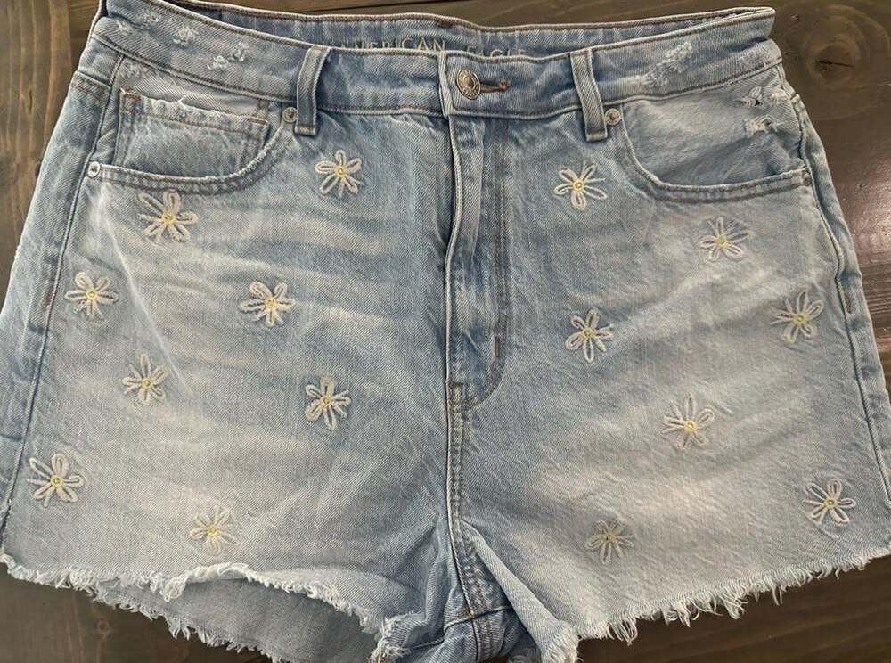 American Eagle Daisy shorts